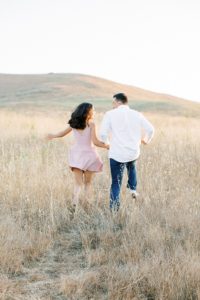 A golden grass engagement session in Irvine California By Los Angeles Wedding Photographer Madison Ellis Photography (8)